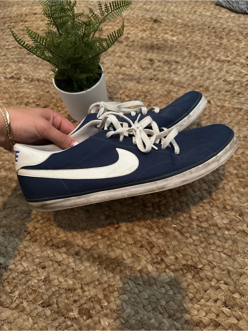 BLUE NIKE SKATE SHOES